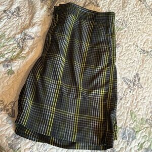 Men’s flat front dress shorts, size 40 belt loops black, gray, and yellow green